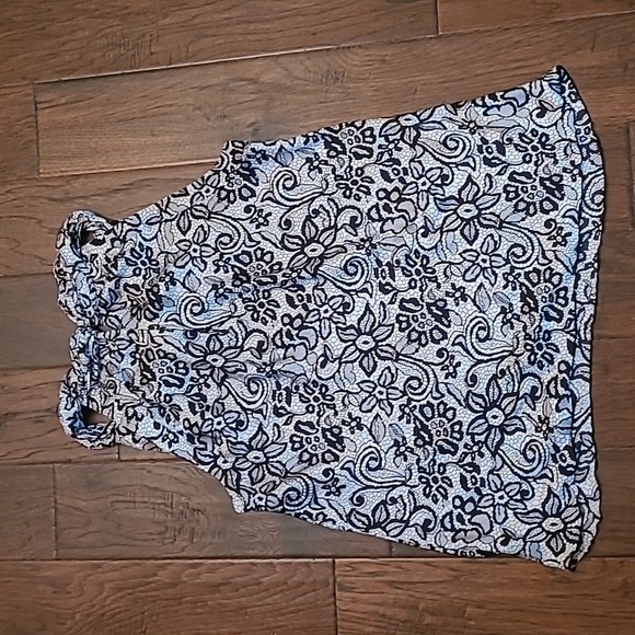 New Directions women's sleeveless halter top featuring a rolled neckline size XL - Picture 2 of 9